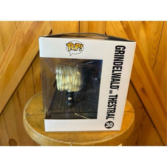 Funko Pop! Fantastic Beasts: Grindelwald and Thestral #30 (Movie Moments) (8790) - Picture 2 of 8